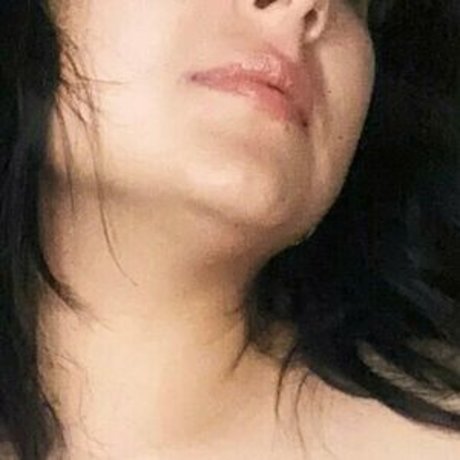 queenathalia best model pic