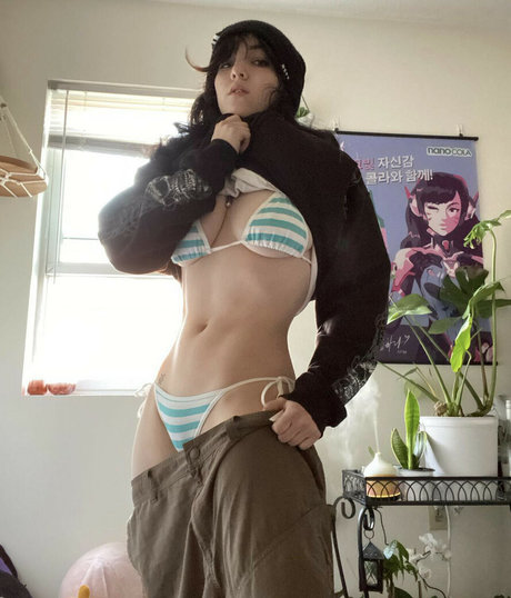 makeup artist onlyfans pornographic pic