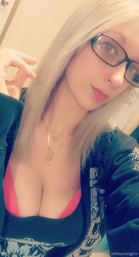 sofieyoungxxx porn actress photos