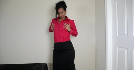 Horny Lily star naked pic