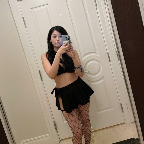 Kang Hee Yoon star exclusive images