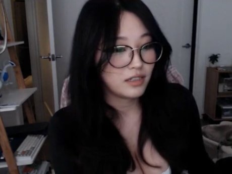 Kang Hee Yoon naked pornstar pics