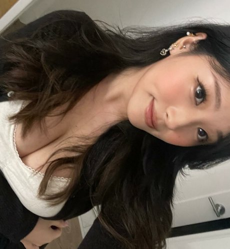 Kang Hee Yoon pornstar beautiful gallery