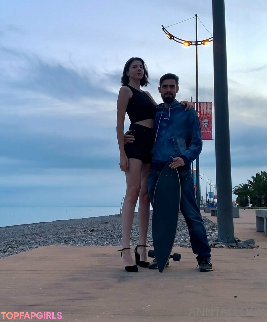 anntallogy hot actress img