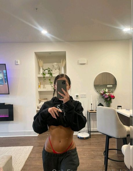 Avebabes model naked photo