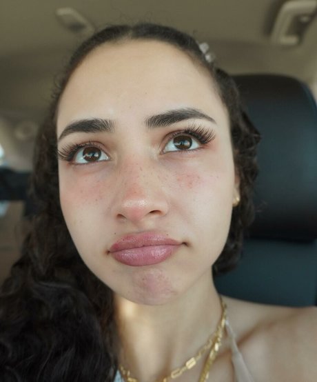 Ashleyrqe pornographic model photos