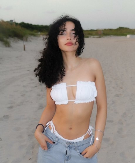 Ashleyrqe star nude archive