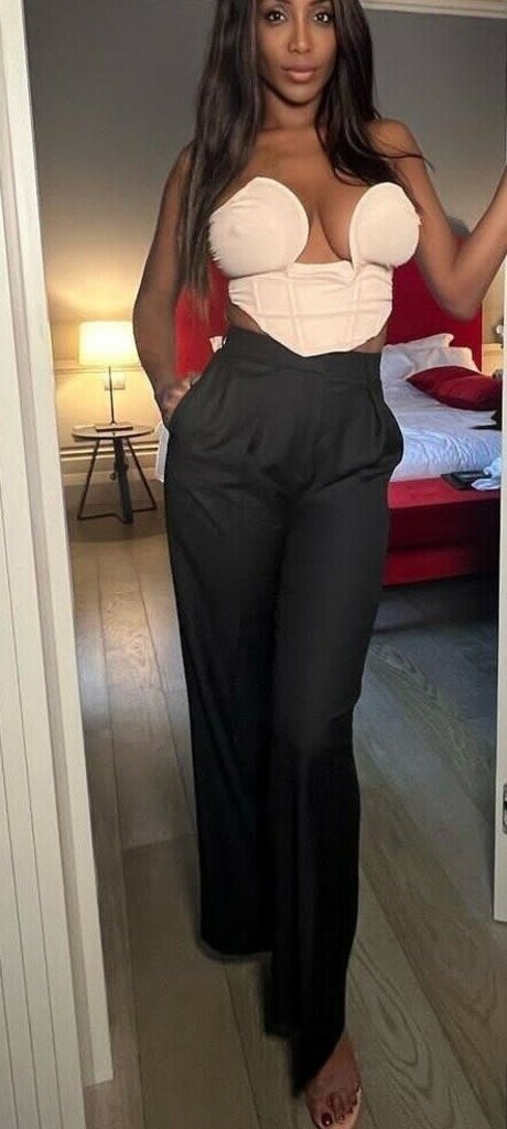 Ainett Stephens hd star img