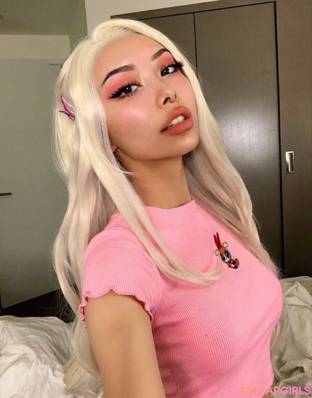 Ikari sexy model photo