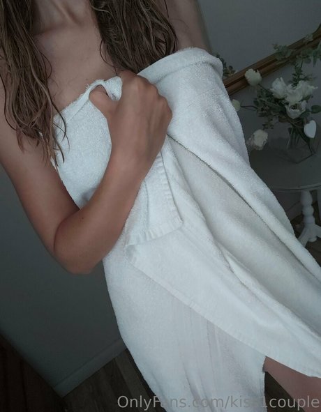 Kiss1couple sexy actress images