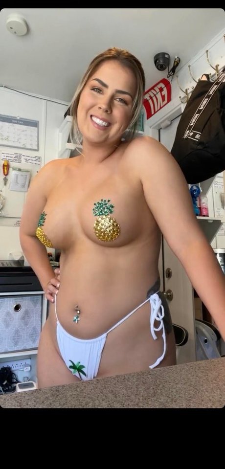 bellakristina adult actress photos