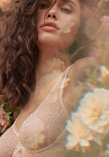 Victoria Bronova model sexy img