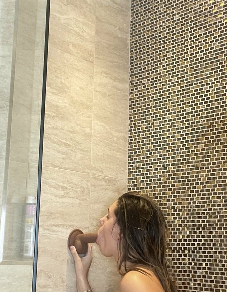 teenrebe nudes actress photo