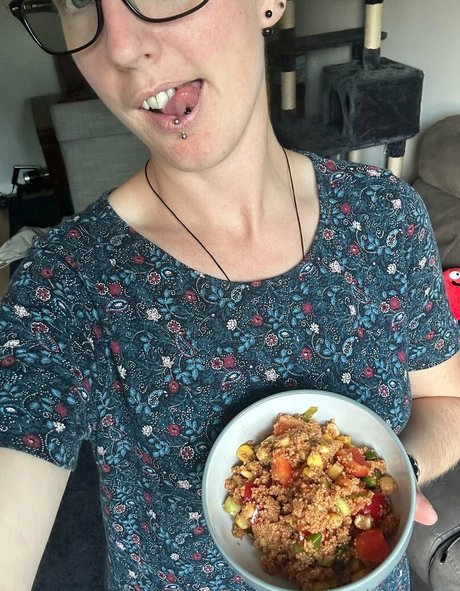 blonde shemale onlyfans nude photos