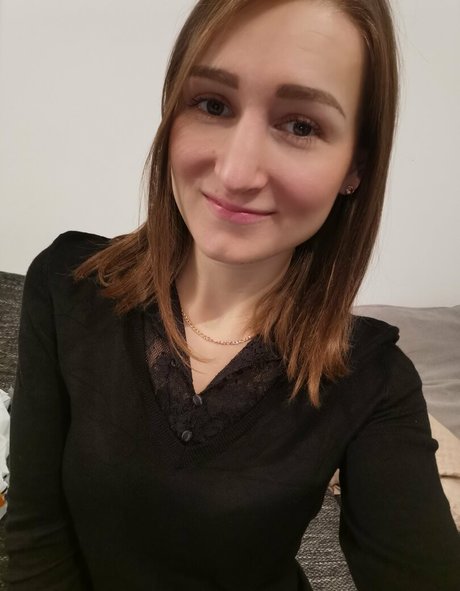 brunnette3 model adult gallery