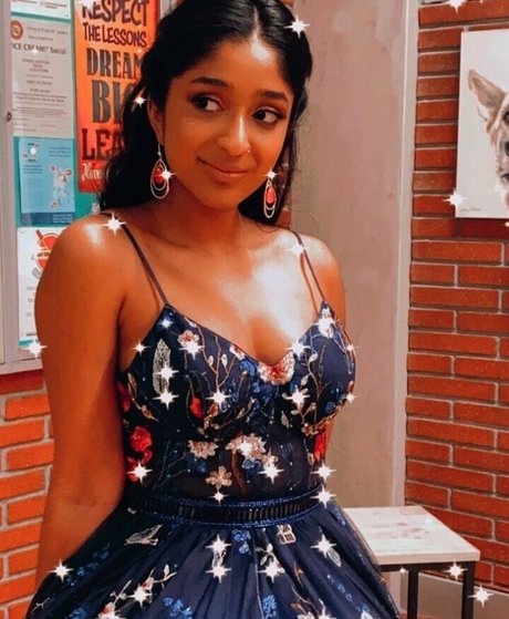 Maitreyi Ramakrishnan star high quality gallery