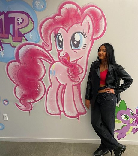 Maitreyi Ramakrishnan model hot image