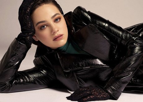 Mary Mouser model hd pic