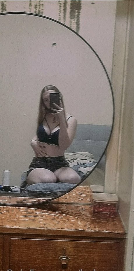 baby roze model nice photo