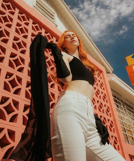 Ana Saia free model pics