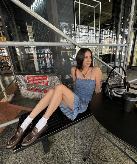 Hila Klein top model pic