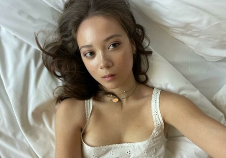 Laufey Lin art pornstar photo