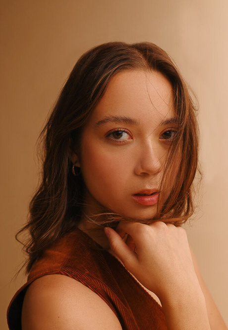 Laufey Lin beautiful model pictures