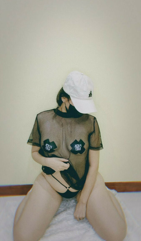 Moji3693 hot star pic