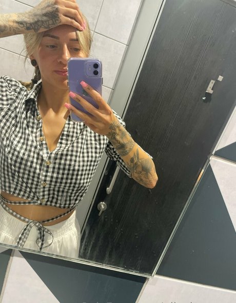 niicoleamy x star nice pic