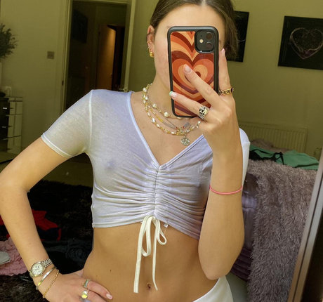 skinny babe onlyfans xxx photo