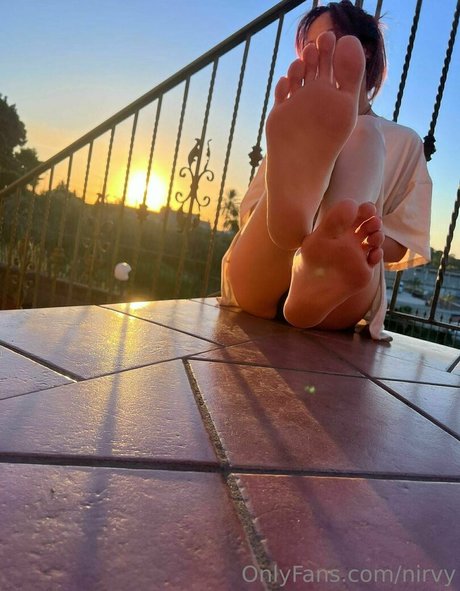 Nirvy hd actress pictures