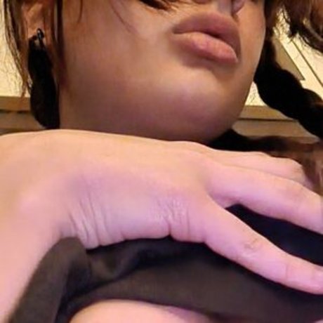 Nirvy pornstar pretty img