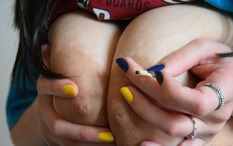 busty ebony onlyfans pornographic photo