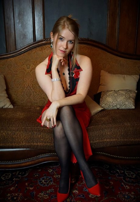 DatOtterGirl pornographic model gallery