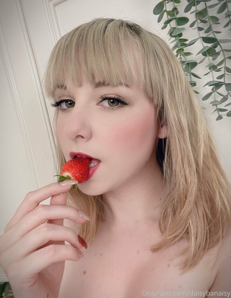 daisybanaisy art actress galleries