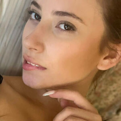 yoursweetpau star sex gallery