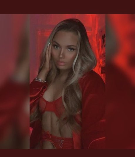 Rosie Applegate exclusive actress photo