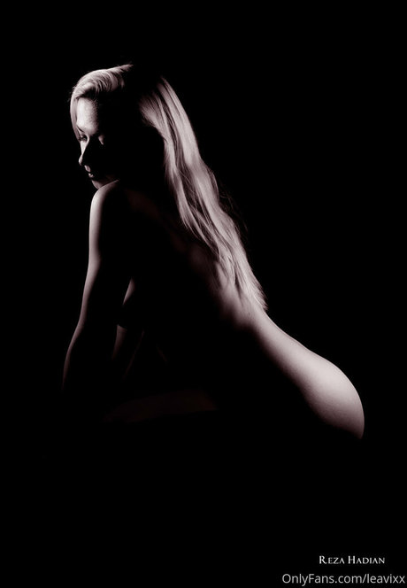 leavixx star erotic picture