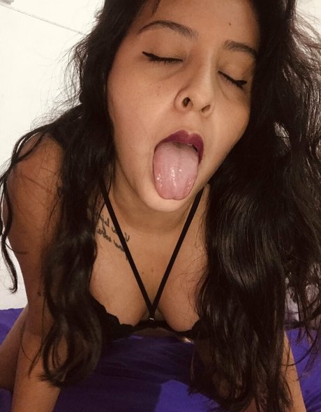 cuerva05 model adult pic