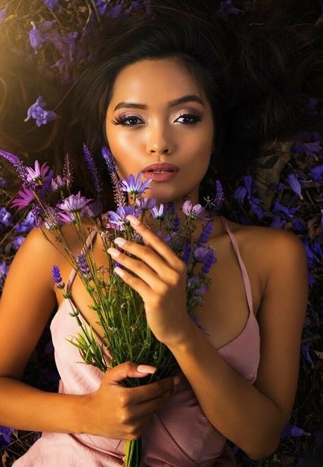 Abbibunnz art actress galleries