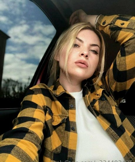 dragonb0rn free model pics