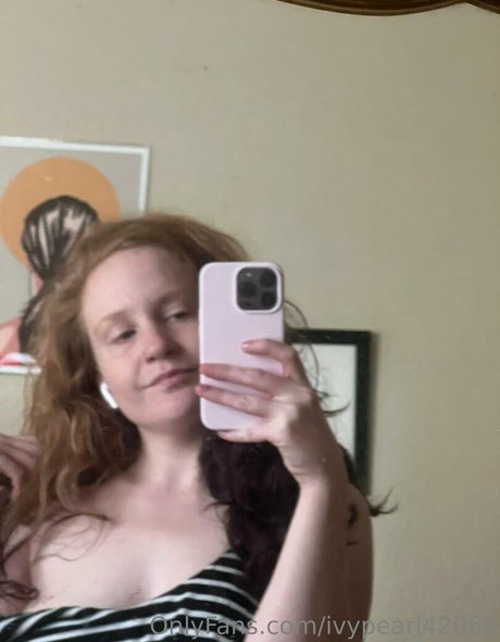 ivypearl42069 nude pornstar pic