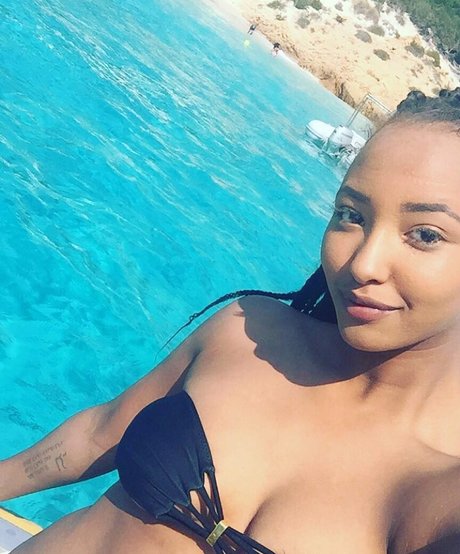 Naomi Schiff beautiful actress images