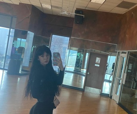 ezsy model high quality images