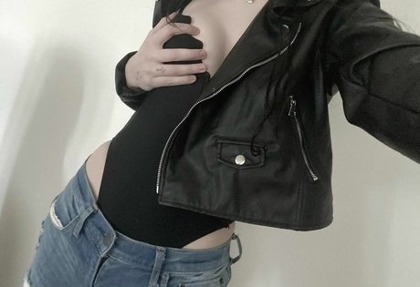 ezsy pornstar exclusive img