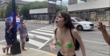 ezsy naked pornstar img