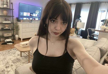 ezsy model beautiful image