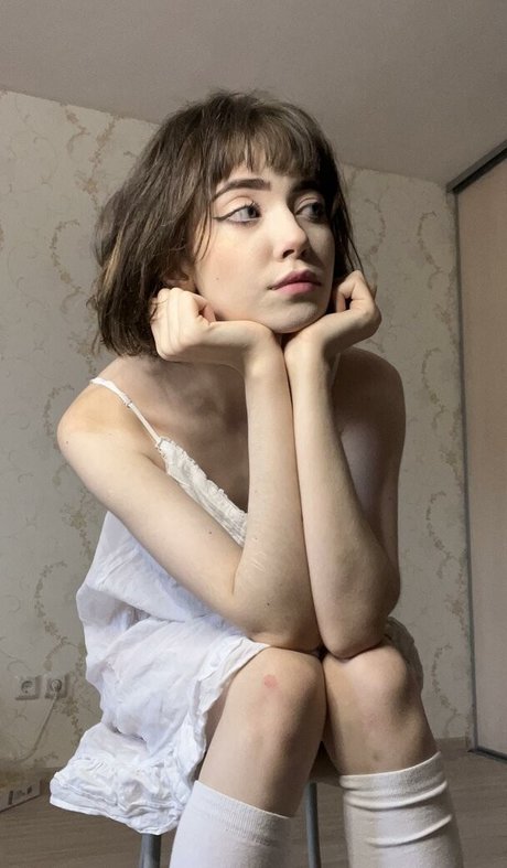 YourSmallDoll naked pornstar img