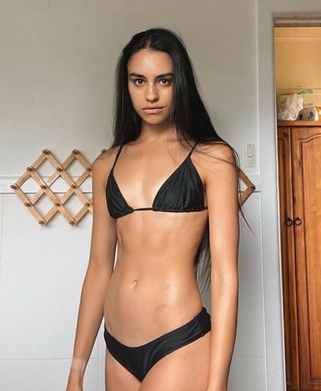 Imogen Russell model naked galleries