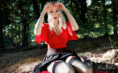 laceandleashes model beautiful image